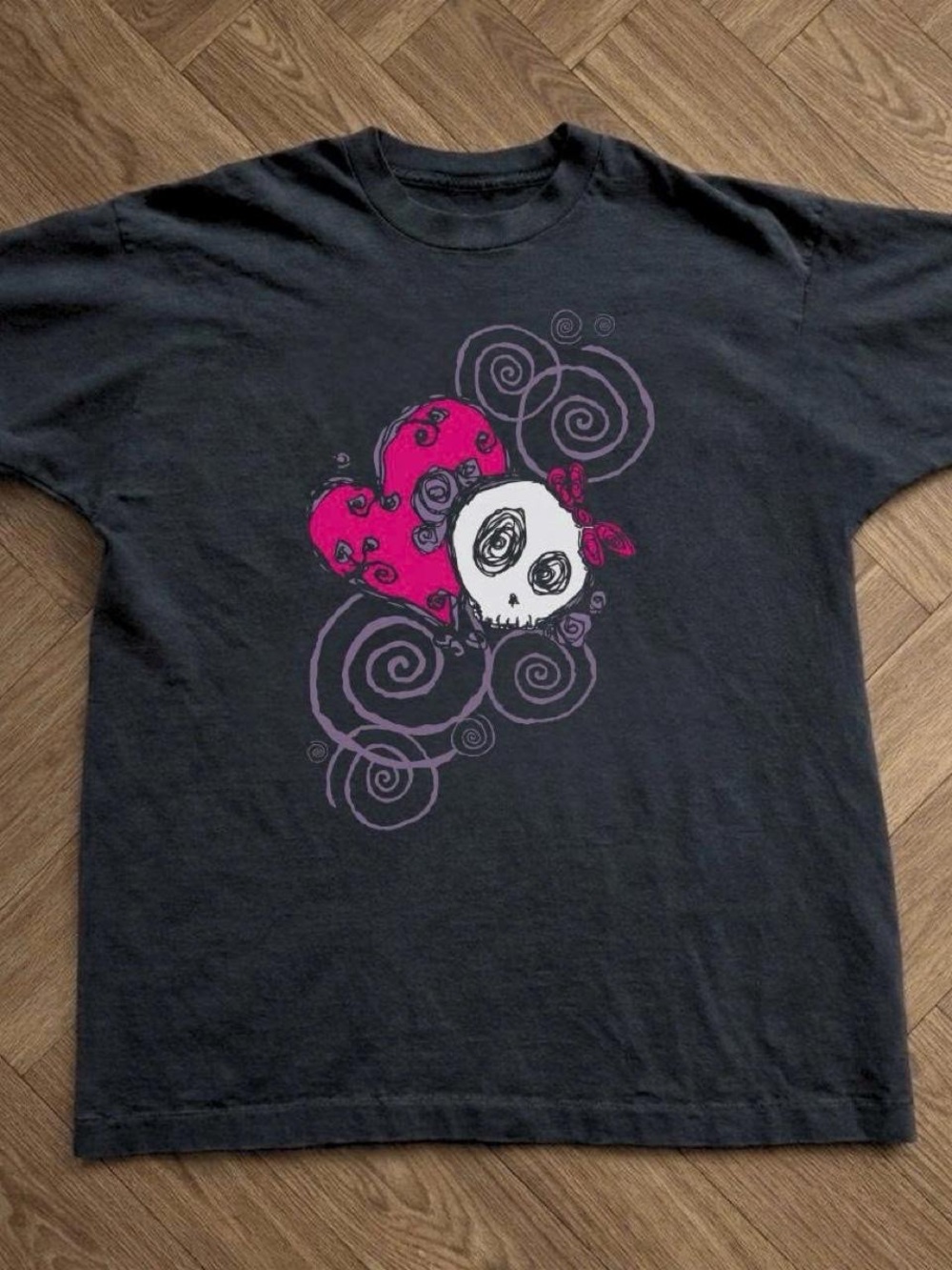 Gildan Black Short-Sleeve Tee with Pink Skull Heart Graphic